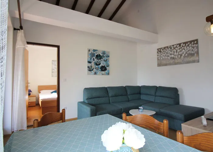 Διαμέρισμα Charmantes Mit Privatem Balkon, Privatparkplatz, Wifi Und Nur 700 Meter Zum Πόρετς