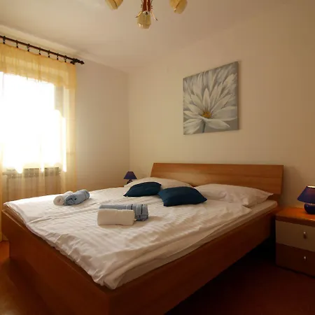 Apartment Charmantes Mit Privatem Balkon, Privatparkplatz, Wifi Und Nur 700 Meter Zum *