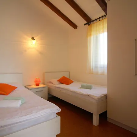 Charmantes Mit Privatem Balkon, Privatparkplatz, Wifi Und Nur 700 Meter Zum * Poreč