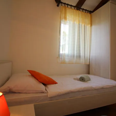 Charmantes Mit Privatem Balkon, Privatparkplatz, Wifi Und Nur 700 Meter Zum Daire *