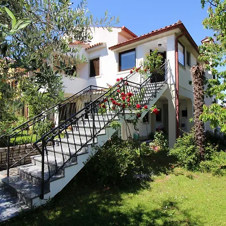 Charmantes Mit Privatem Balkon, Privatparkplatz, Wifi Und Nur 700 Meter Zum Daire Poreč