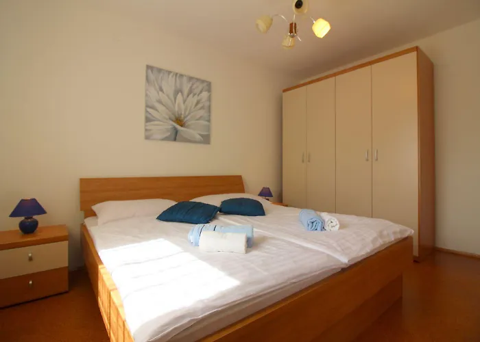 Charmantes Mit Privatem Balkon, Privatparkplatz, Wifi Und Nur 700 Meter Zum Apartmán