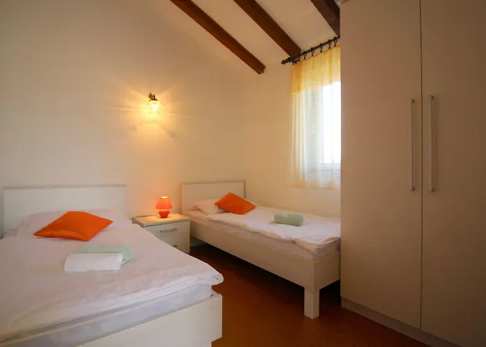 Charmantes Mit Privatem Balkon, Privatparkplatz, Wifi Und Nur 700 Meter Zum * Poreč