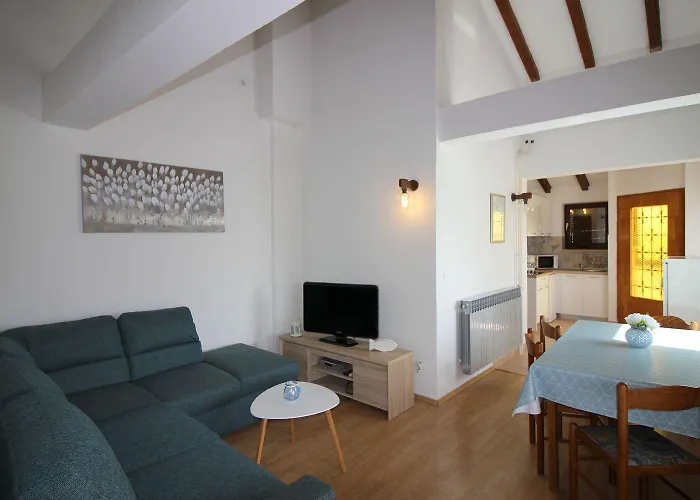 公寓 Charmantes Mit Privatem Balkon, Privatparkplatz, Wifi Und Nur 700 Meter Zum