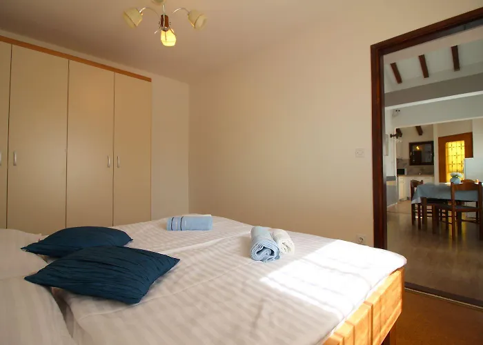 Charmantes Mit Privatem Balkon, Privatparkplatz, Wifi Und Nur 700 Meter Zum Apartmán Poreč