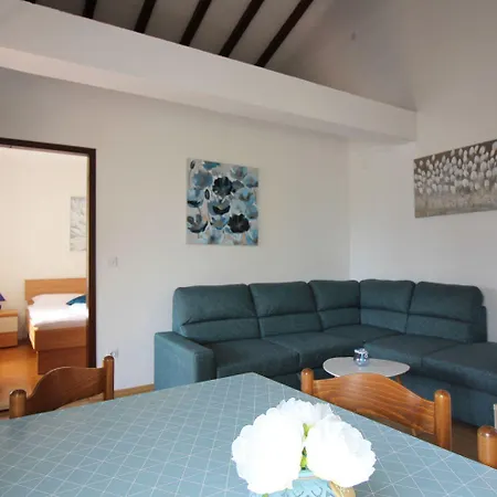 アパート Charmantes Mit Privatem Balkon, Privatparkplatz, Wifi Und Nur 700 Meter Zum ポレッチ