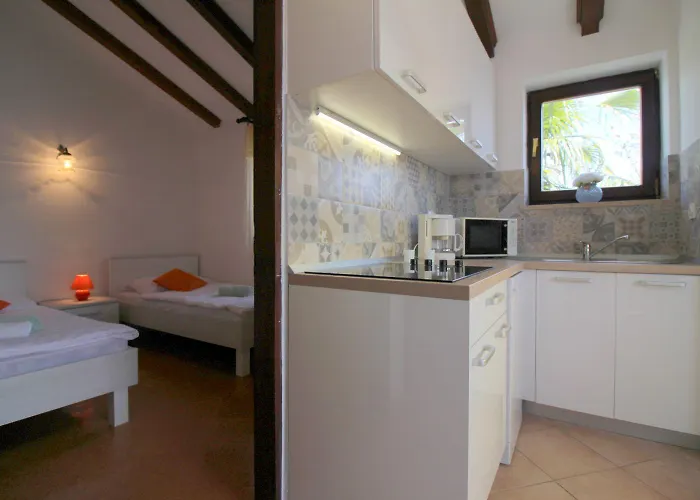 Charmantes Mit Privatem Balkon, Privatparkplatz, Wifi Und Nur 700 Meter Zum Apartament