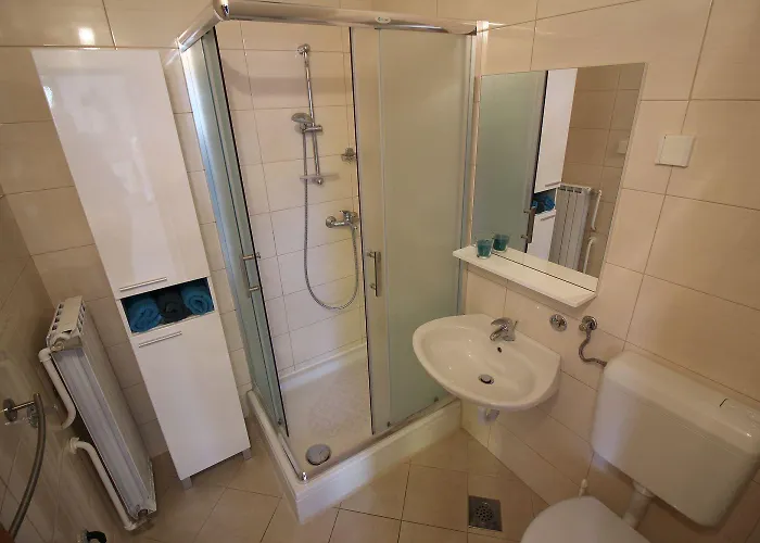 Charmantes Mit Privatem Balkon, Privatparkplatz, Wifi Und Nur 700 Meter Zum *
