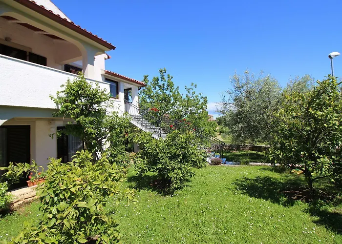 Charmantes Mit Privatem Balkon, Privatparkplatz, Wifi Und Nur 700 Meter Zum * Poreč